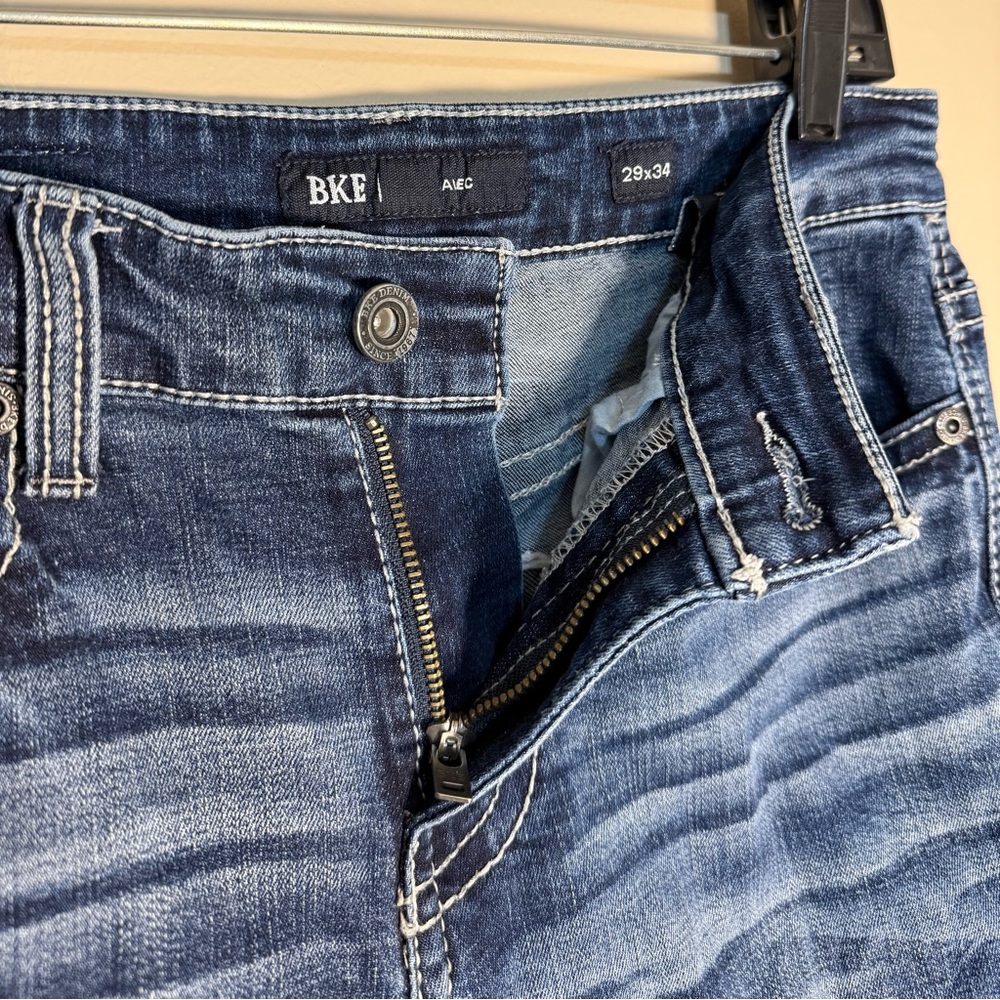 BKE The Buckle Alec Jeans 29x34 dark and light wash faded like new blue jeans - Picture 3 of 6
